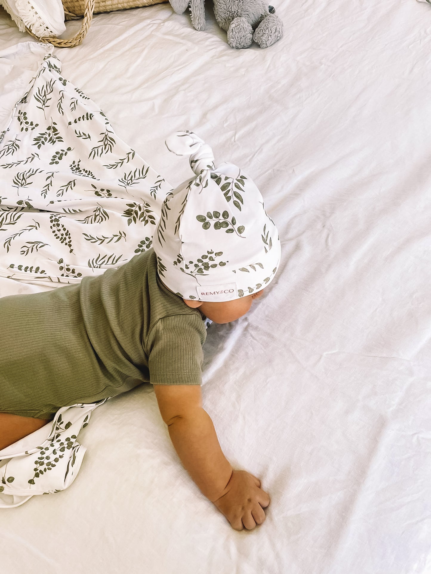 Organic Stretchy Swaddle - Eucalyptus